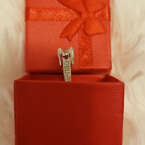SALE !! Engagement/Fashion Ring NWOT - Picture 5 of 11